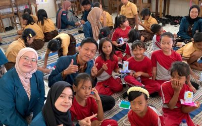 Jadikan sampah sahabatmu, cipatakan Kampung Iklim lestari! TIM PPK ORMAWA HIMASAKA UNDIP dan DLH Kabupaten Semarang mengajak Generasi Muda Ciptakan Karya Kreatif dari Sampah untuk Bumi